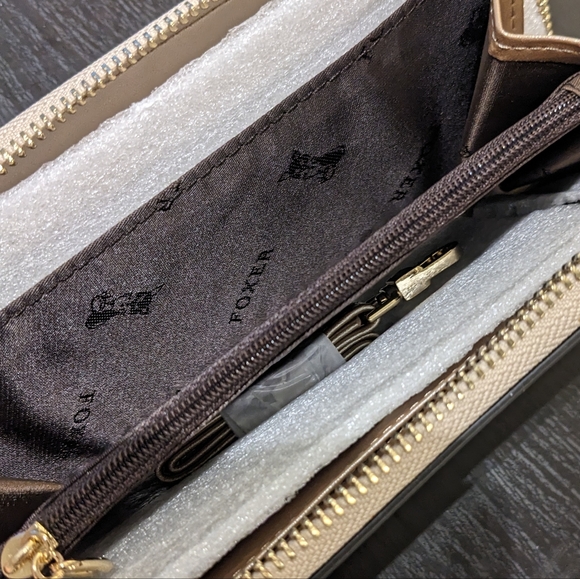 Gold Wristlet with Zipper - Picture 6 of 6